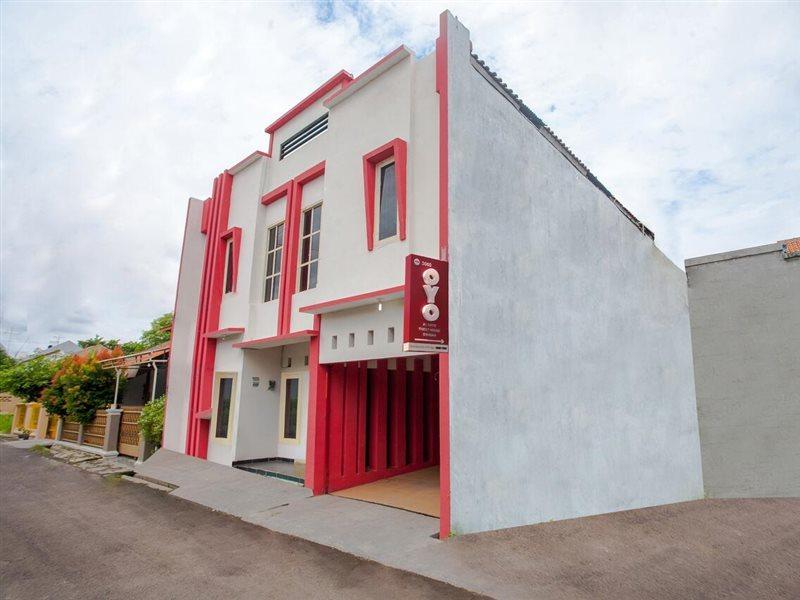 Oyo 3060 Al Fatih Guest House Syariah Tegal  Dış mekan fotoğraf
