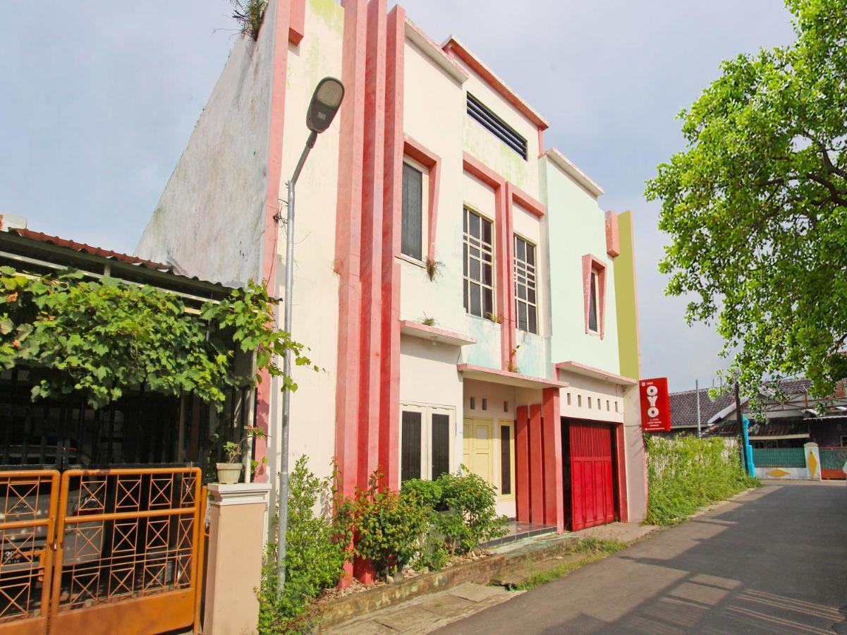 Oyo 3060 Al Fatih Guest House Syariah Tegal  Dış mekan fotoğraf