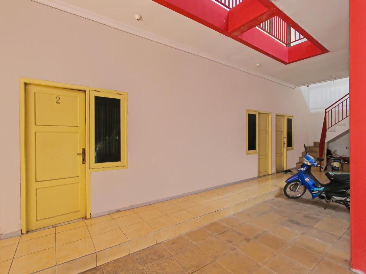 Oyo 3060 Al Fatih Guest House Syariah Tegal  Dış mekan fotoğraf