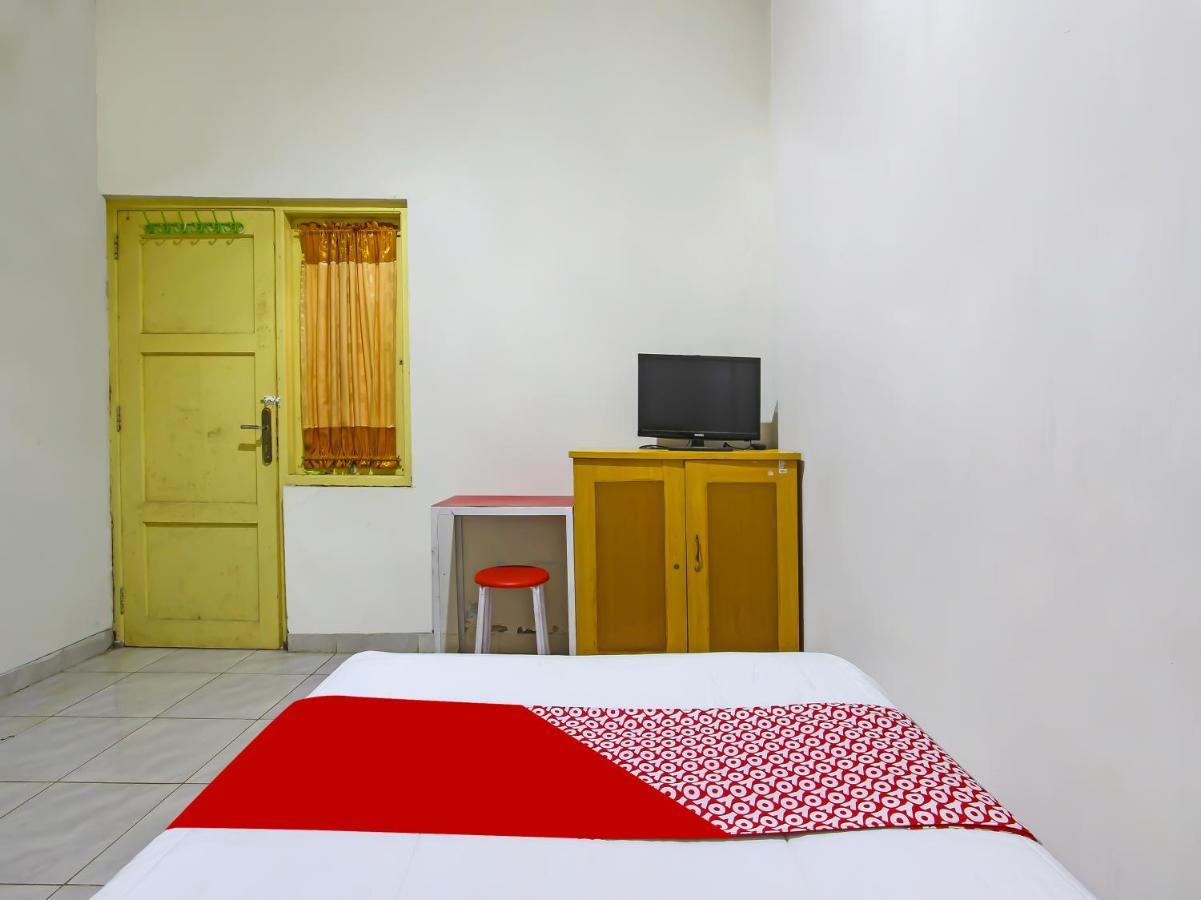 Oyo 3060 Al Fatih Guest House Syariah Tegal  Dış mekan fotoğraf